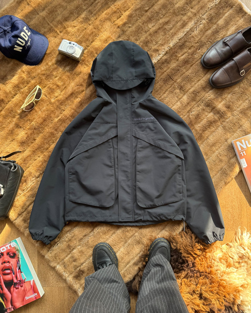 MILESTONES WINDBREAKER JACKET BLACK